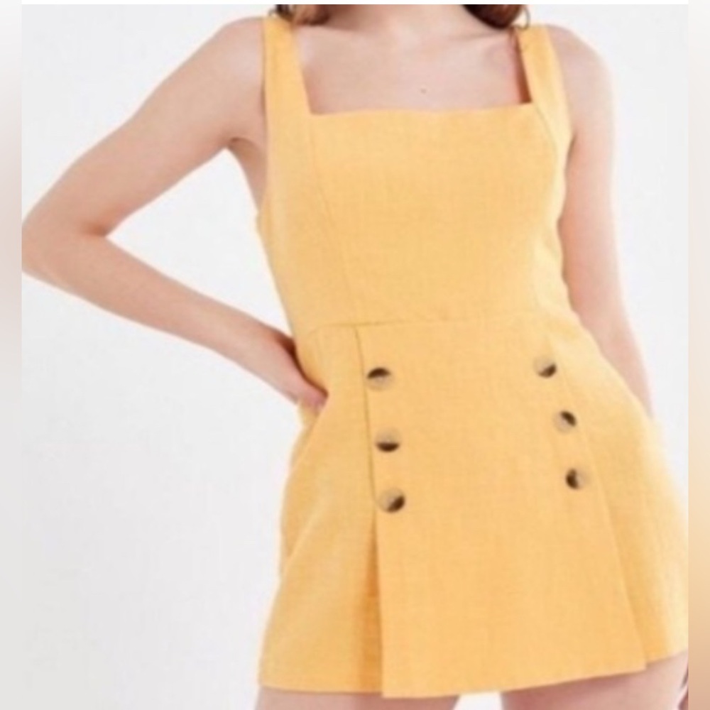 Urban Outfitters NWT Dalila Square Neck Skort Romper Size Medium